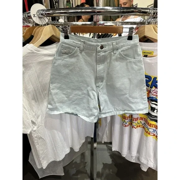Vintage 90s Wrangler For Women Blue Light Wash Denim Shorts 27" - Picture 2 of 4